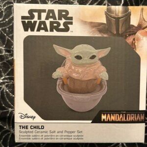 NWT Star Wars The Mandalorian The Child Salt and Pepper Shaker Set